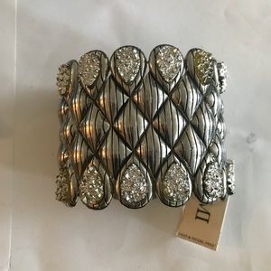 Silver tone fashion stretch bangle